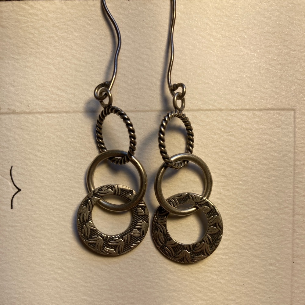 VINTAGE 90s Silver Circle Looped Earrings